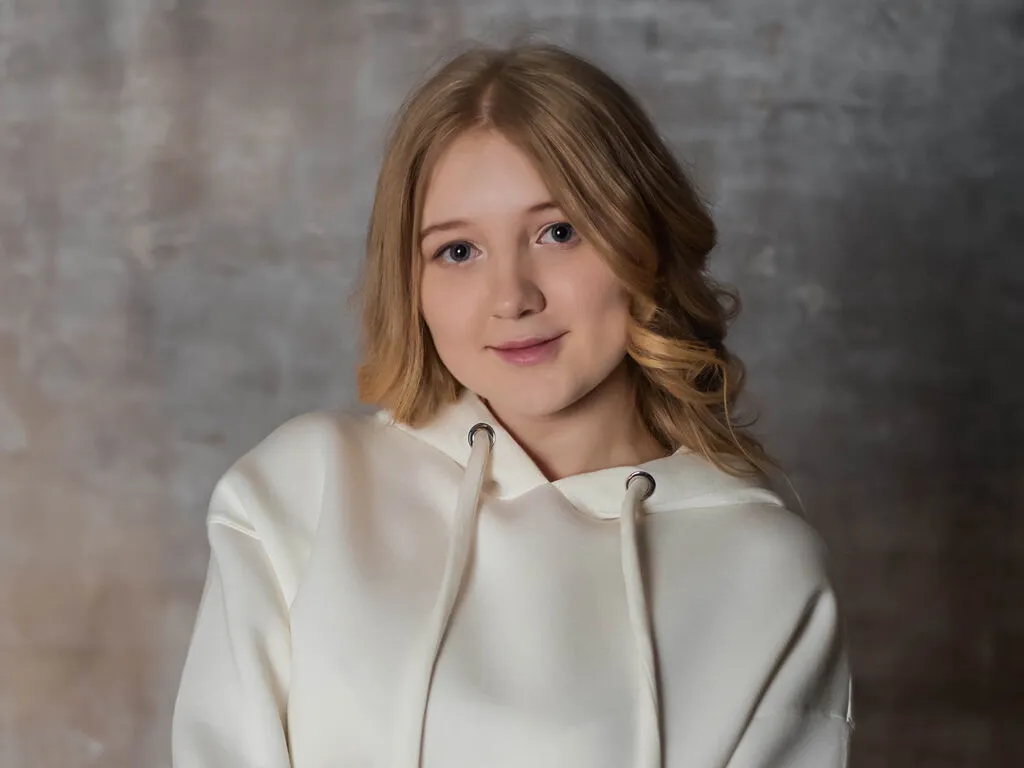 AlicePilgrim – webcam model profile photo