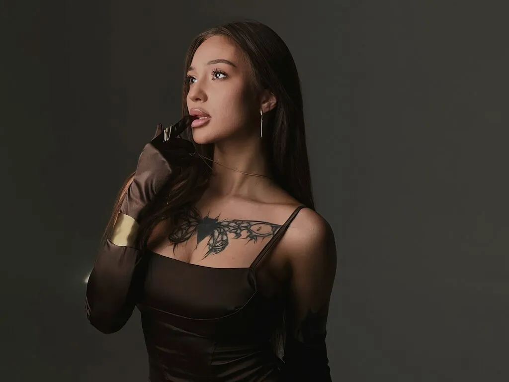 LilaBunnyss – webcam model profile photo