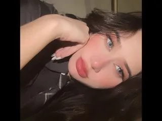 AlejandraLee – webcam model profile photo