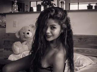 EmyCrahann – webcam model profile photo