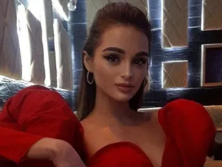 LittleCuteee – webcam model profile photo