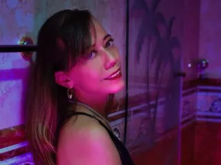 NICOLLEWAYY performer thumbnail